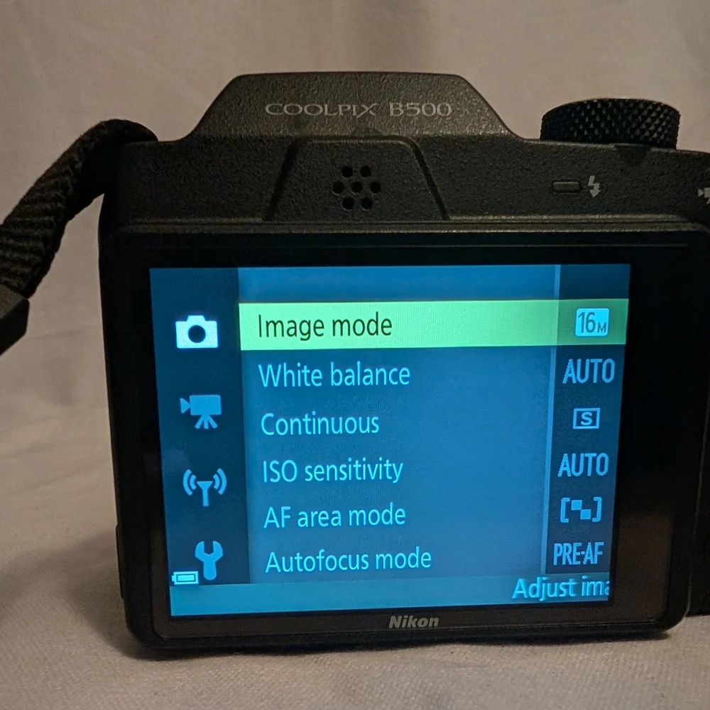 Nikon Coolpix B500 Black Digital Camera 16mp 40x Optical Zoom